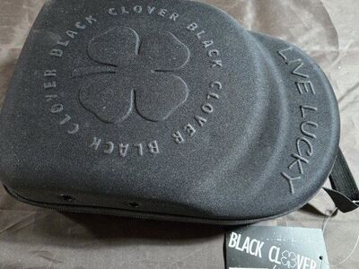Black Clover Hat Caddie