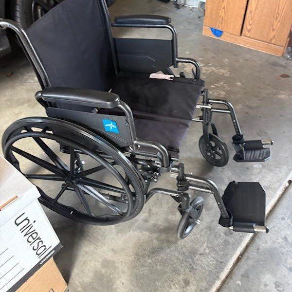 Medline Guardian Extra-Wide Bariatric Wheelchair