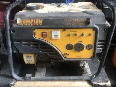 Champion Power Equipment 4500W / 3650W Portable Gas Generator Model 100216