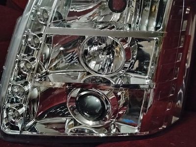 2007-2015 GMC Yukon driver side headlight