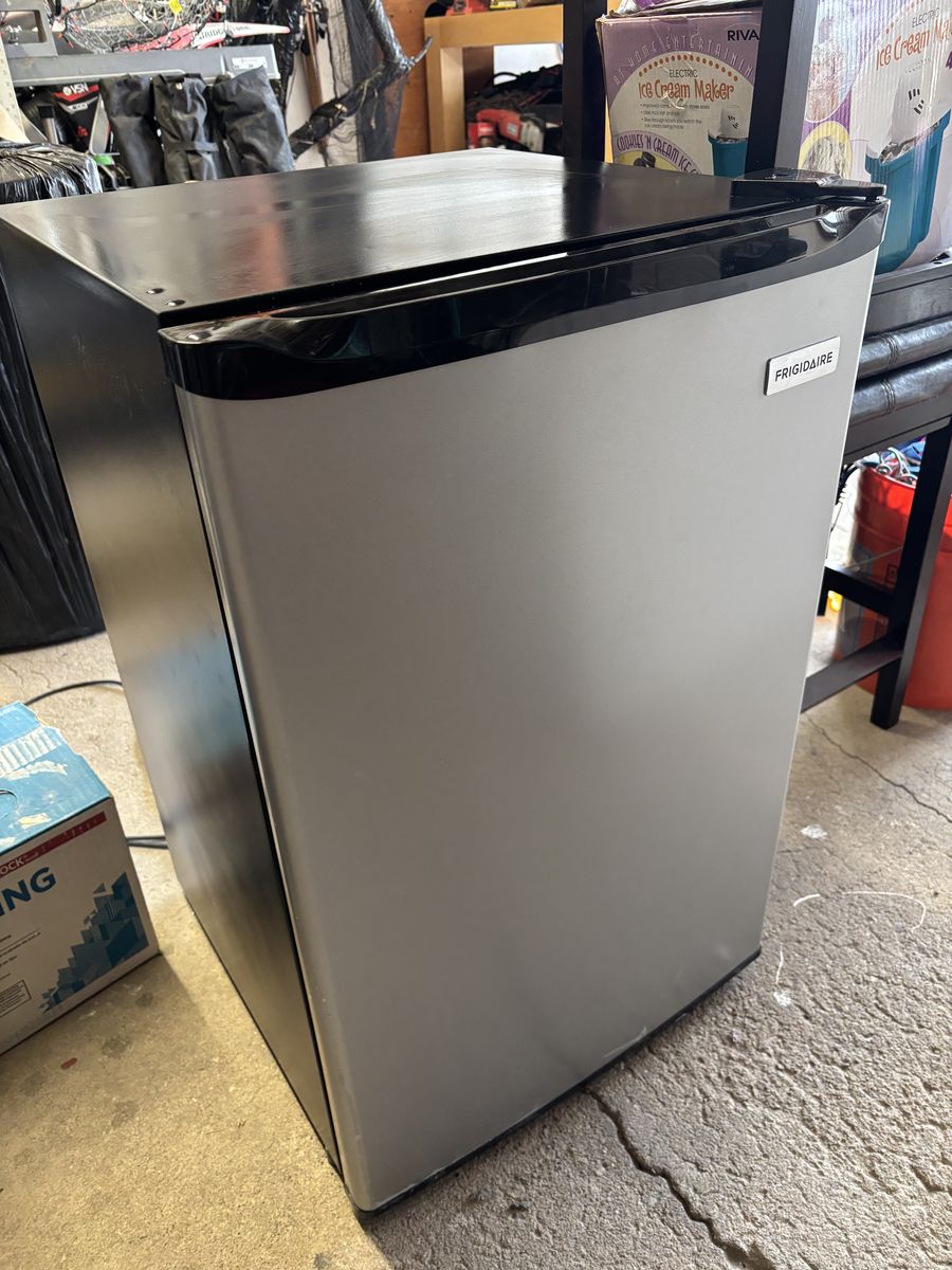 Frigidaire Mini Fridge