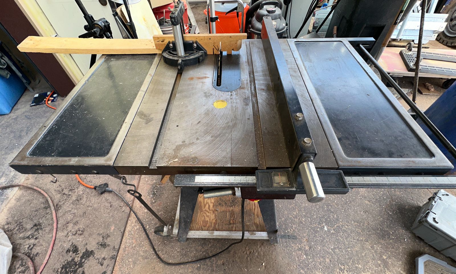 Craftsman 10 Inch Table Saw Lot of Accessories Works Great