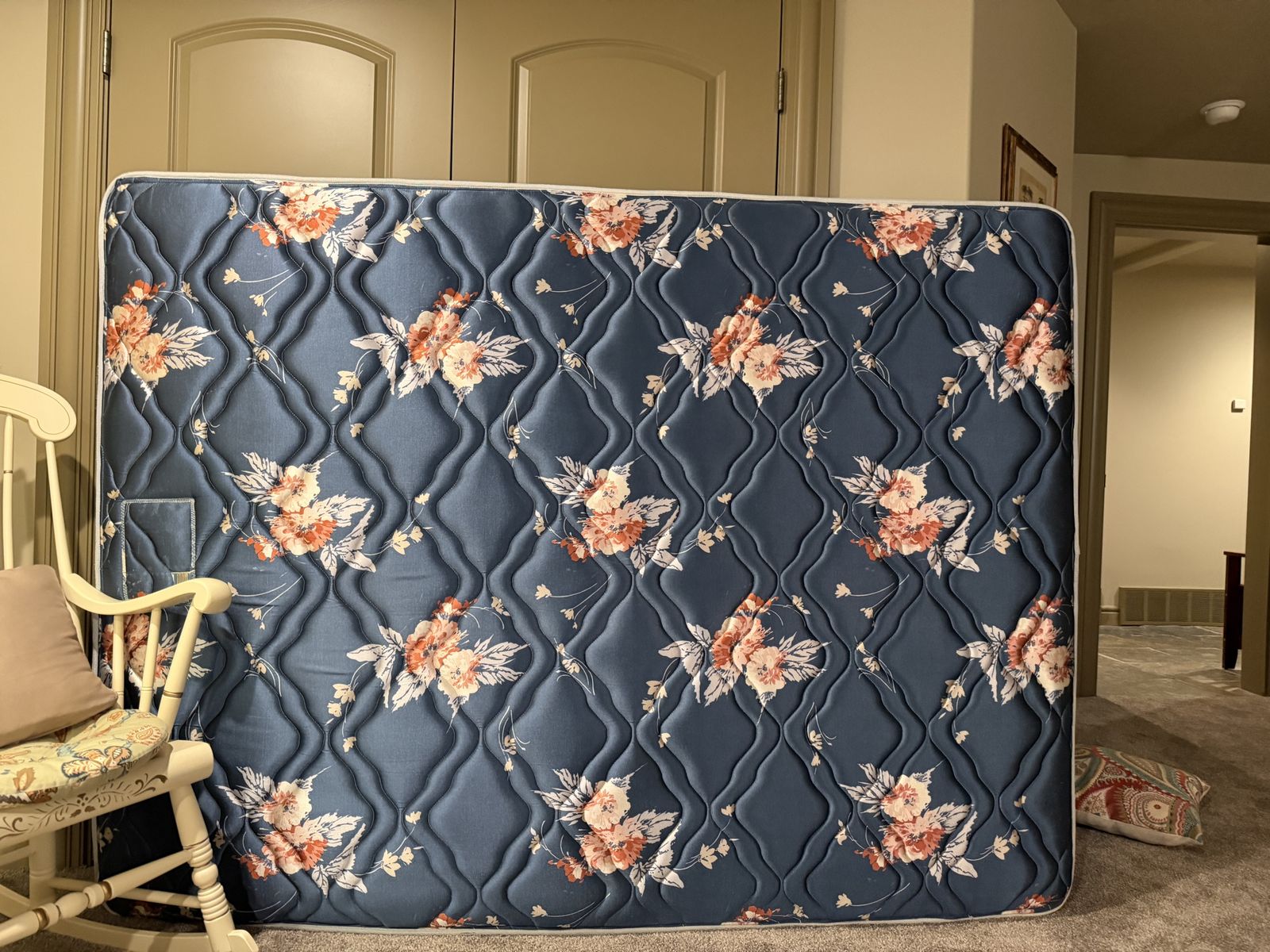 Main image 4