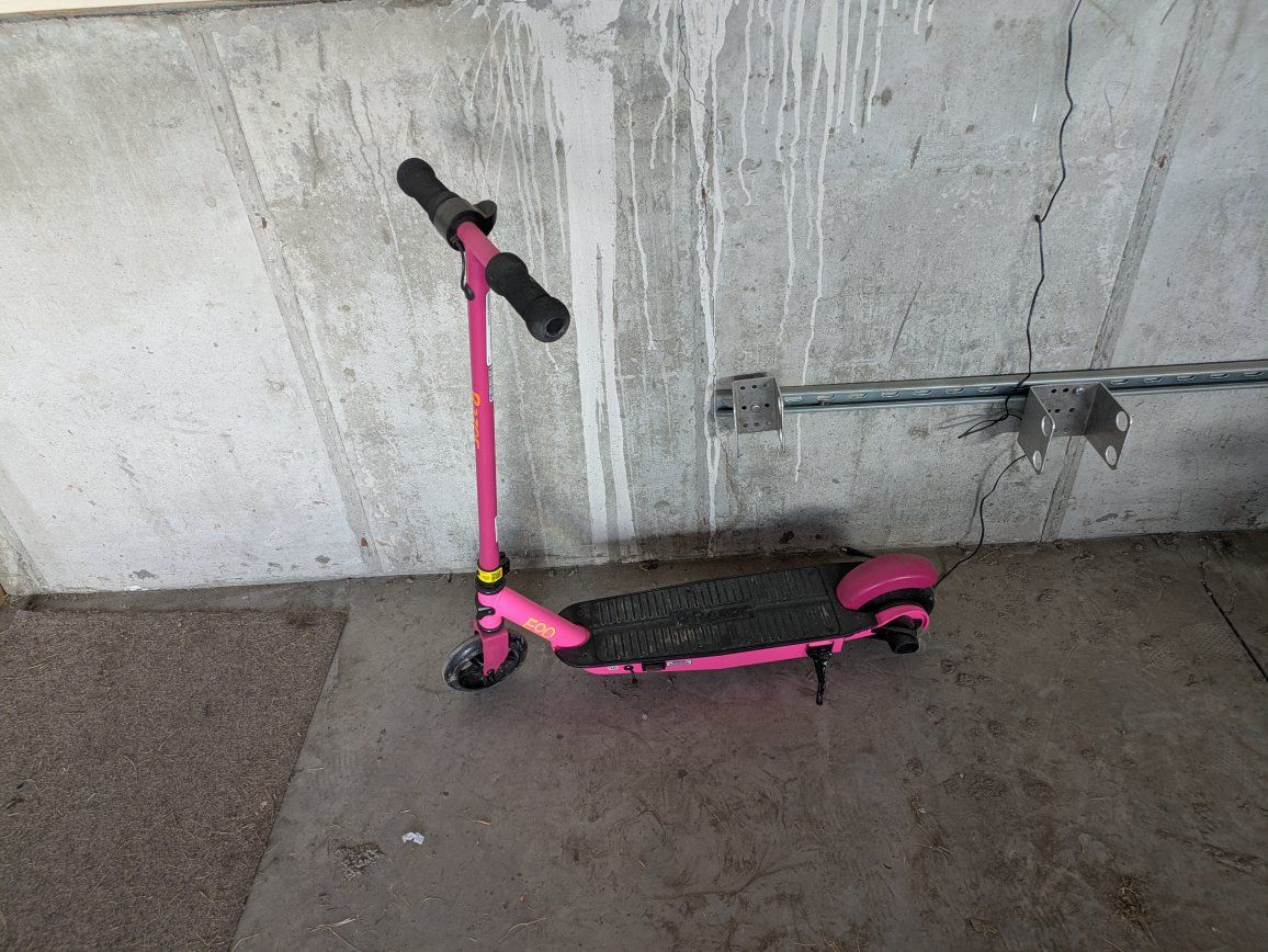Razor E90 Electric Scooter Pink Used