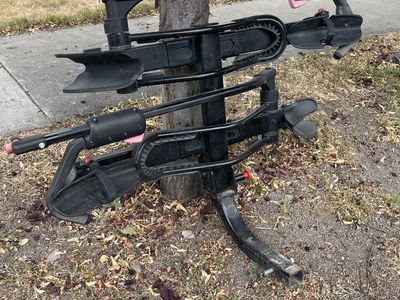 Yakima, two bike hitch rack with locks