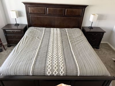 Bassett all wood king bedroom set