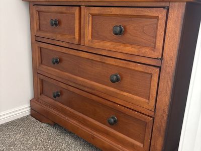 Dresser, clothing chest of drawers