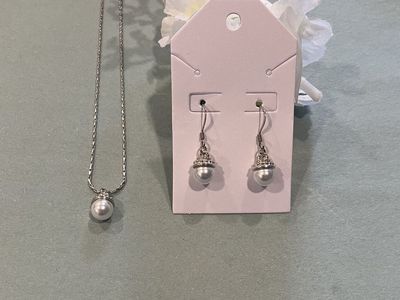 Minimalist Style Pearl Necklace & Matching Earrings