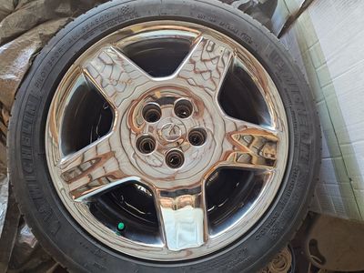 Lexus ls430 Chrome 18-inch Wheels with Michelin Pilot Sport All Season 4 Tires