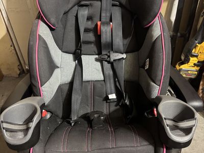 Free expired Evenflo Maestro Sport Convertible Car Seat - Black/Pink, 5-Point Harness, Cupholders
