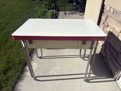 1940’s Vintage Enamel Extendable Table