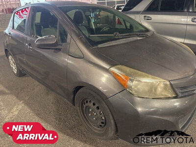 2013 Toyota Yaris 5-Door LE