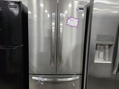 BEAUTIFUL BRAND NEW! FRIGIDAIRE 31.5 CF STAINLESS STEEL COUNTER DEPTH FRIDGE