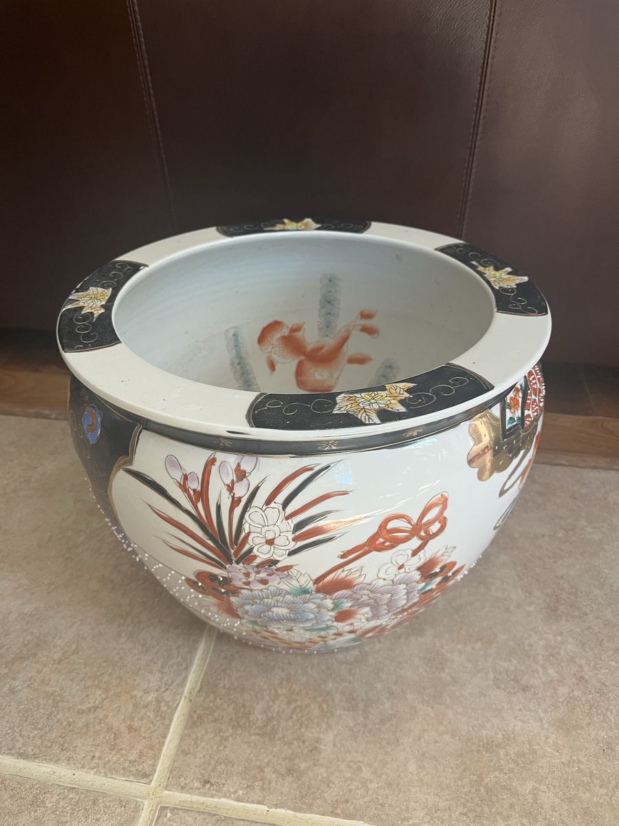 Large ceramic decorative planter 11 1/2 X 14 1/2