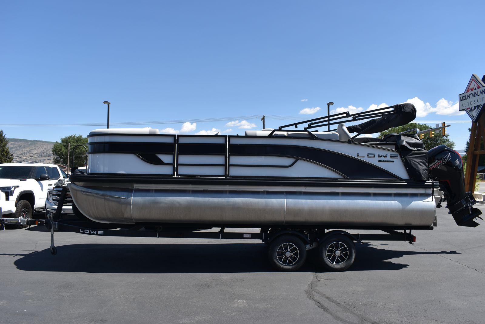 2026 Lowe SF212 Pontoon With 115HP Mercury Engine and Trailer