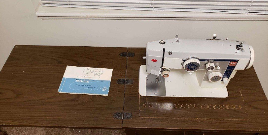 White Model 660 Zigzag Sewing Machine with Original Manual & Cabinet