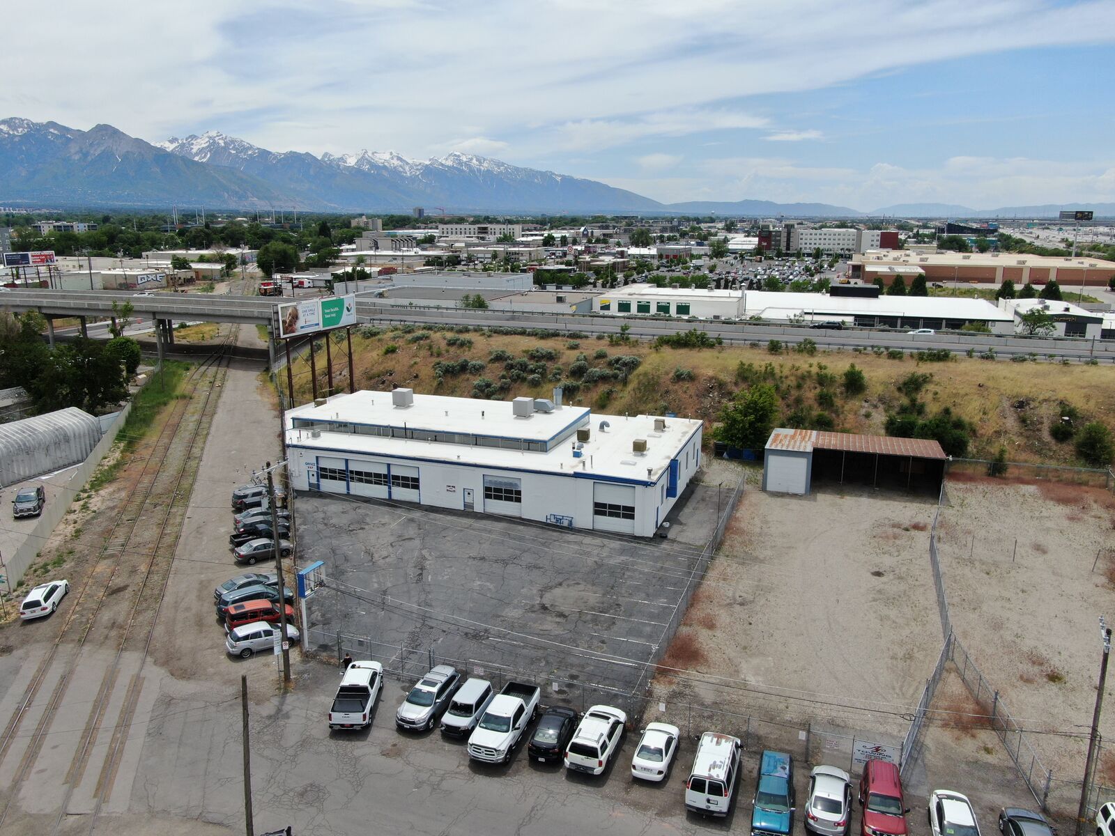 Automotive Service with Yard for Lease