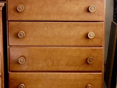 Mid-Century Colonial Style Dresser Srt