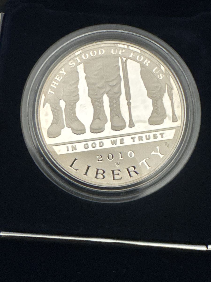 2010 W United States Mint American Veterans Disabled for Life Silver Dollar in Case