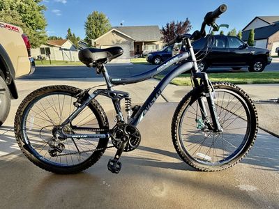 Genesis Bella Vista 6061 Full Suspension Mountain Bike
