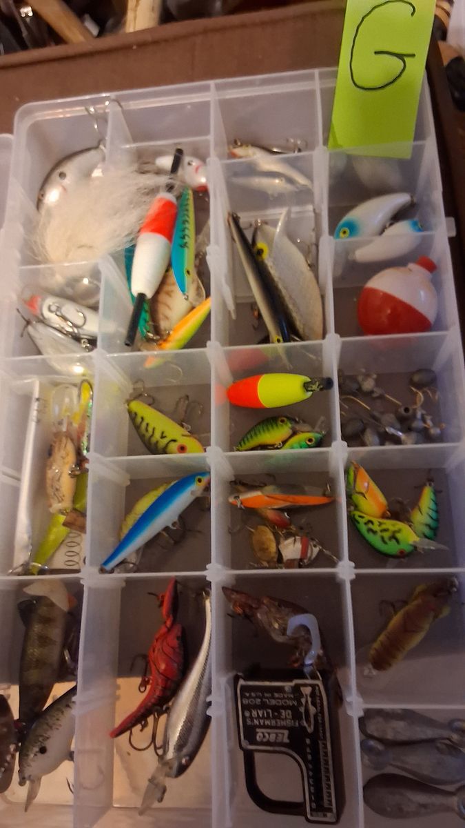 FISHING LURES AND WEIGHTS "G"