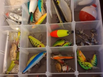 FISHING LURES AND WEIGHTS "G"