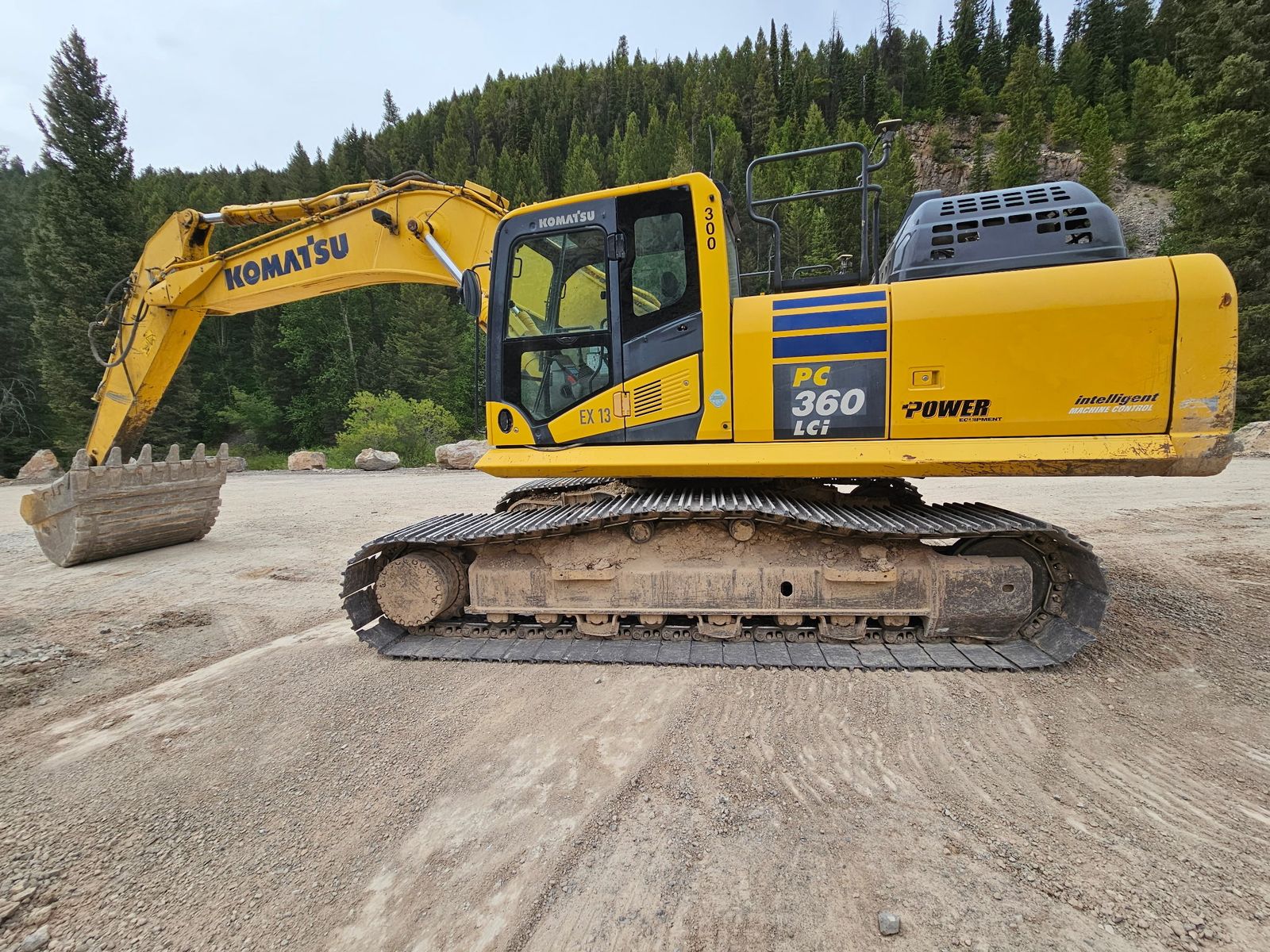 2017 Komatsu PC360LCI-11 Excavator
