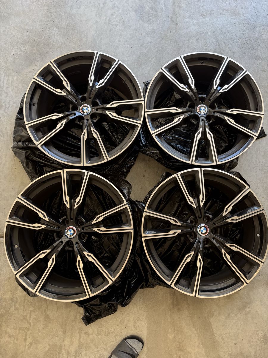 BMW 22" 747M Wheels