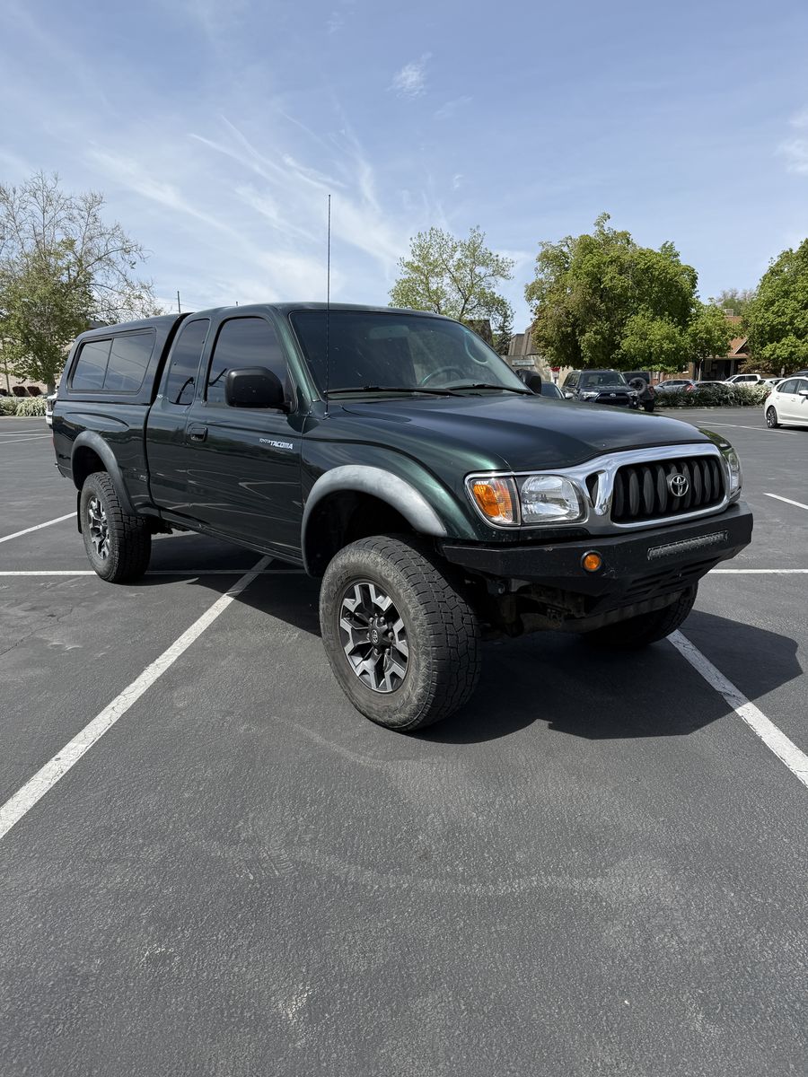 2003 TOYOTA TACOMA SR5