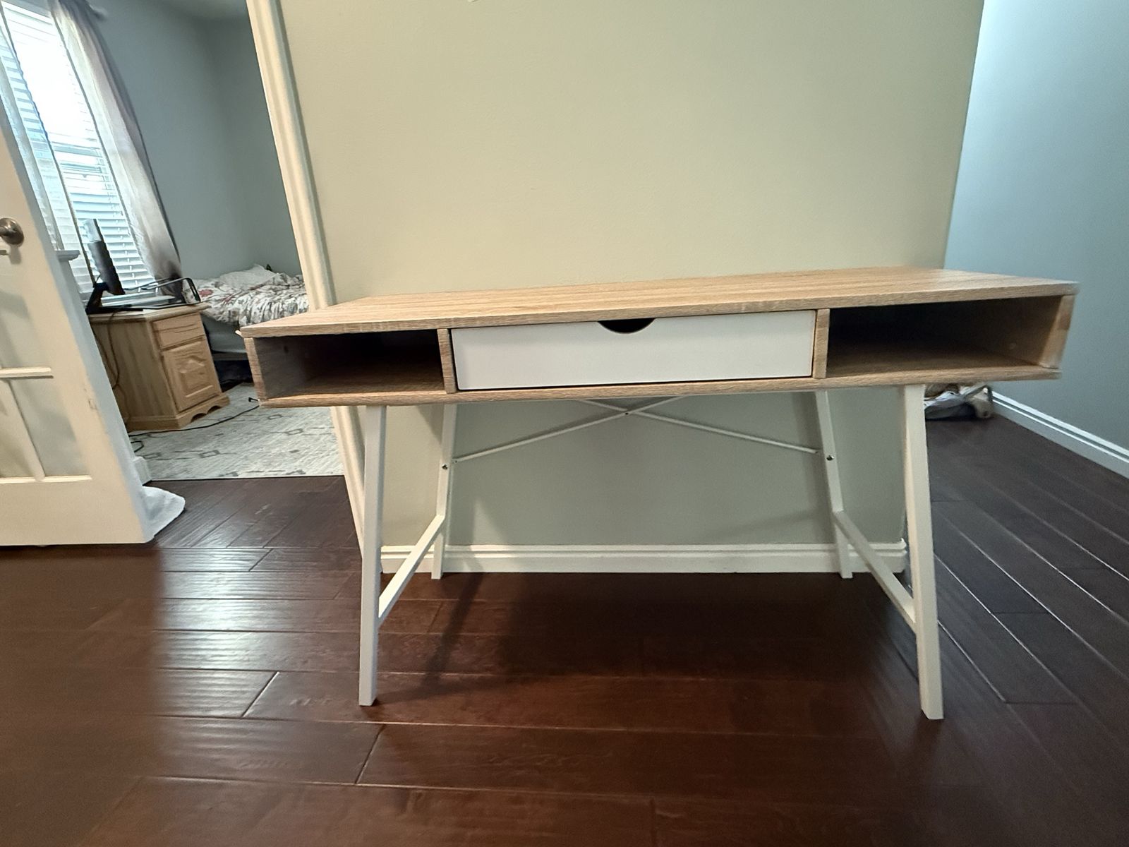 Cute Desk for Sale