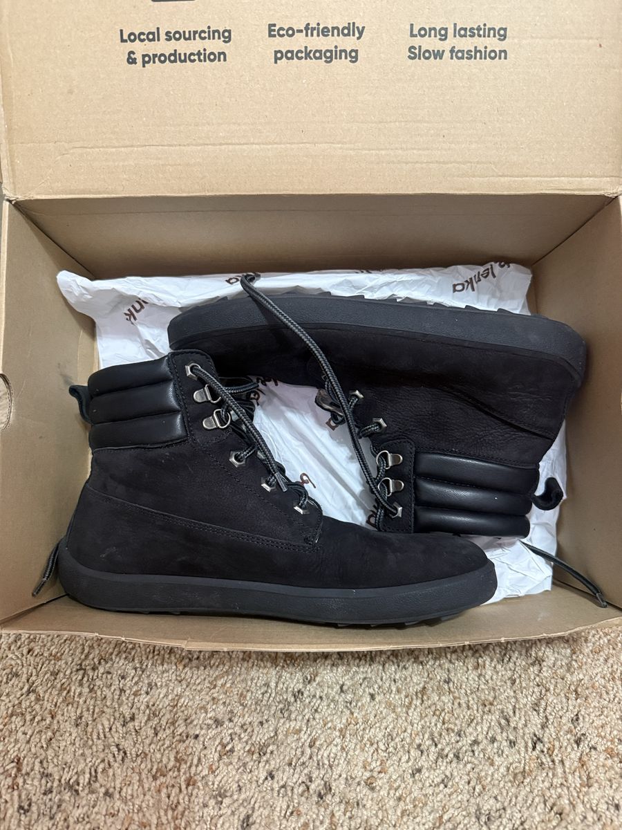 Be Lenka barefoot boots lace up size 40