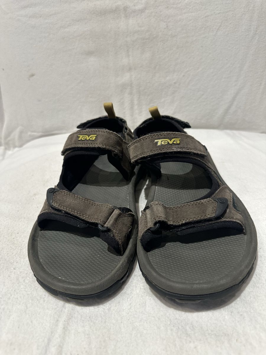 Teva men’s size 7, gray sports sandals