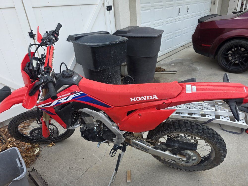2024 Honda CRF 450R Dirt Bike STREET LEGAL - Red, Used, Great Condition