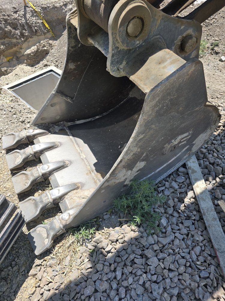 Main image 3