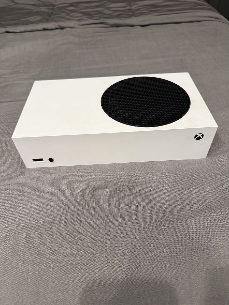 Xbox Series s, Almost new