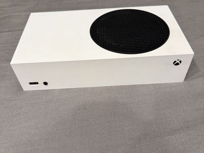 Xbox Series s, Almost new