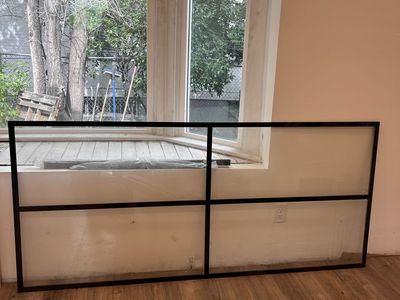 Shower glass wall