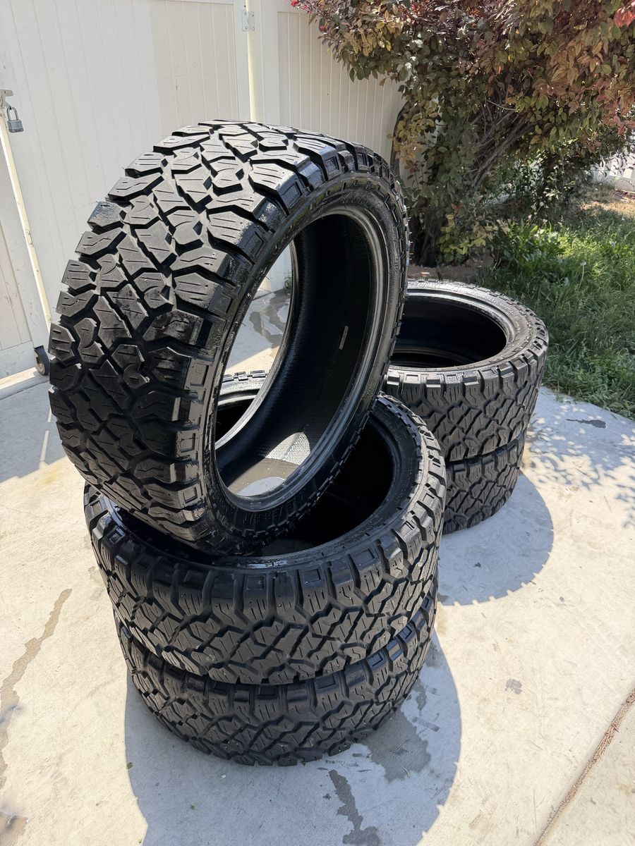 5 35x12.50r24 A/T tires
