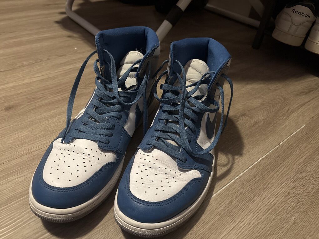 Jordan 1 True Blue Mids