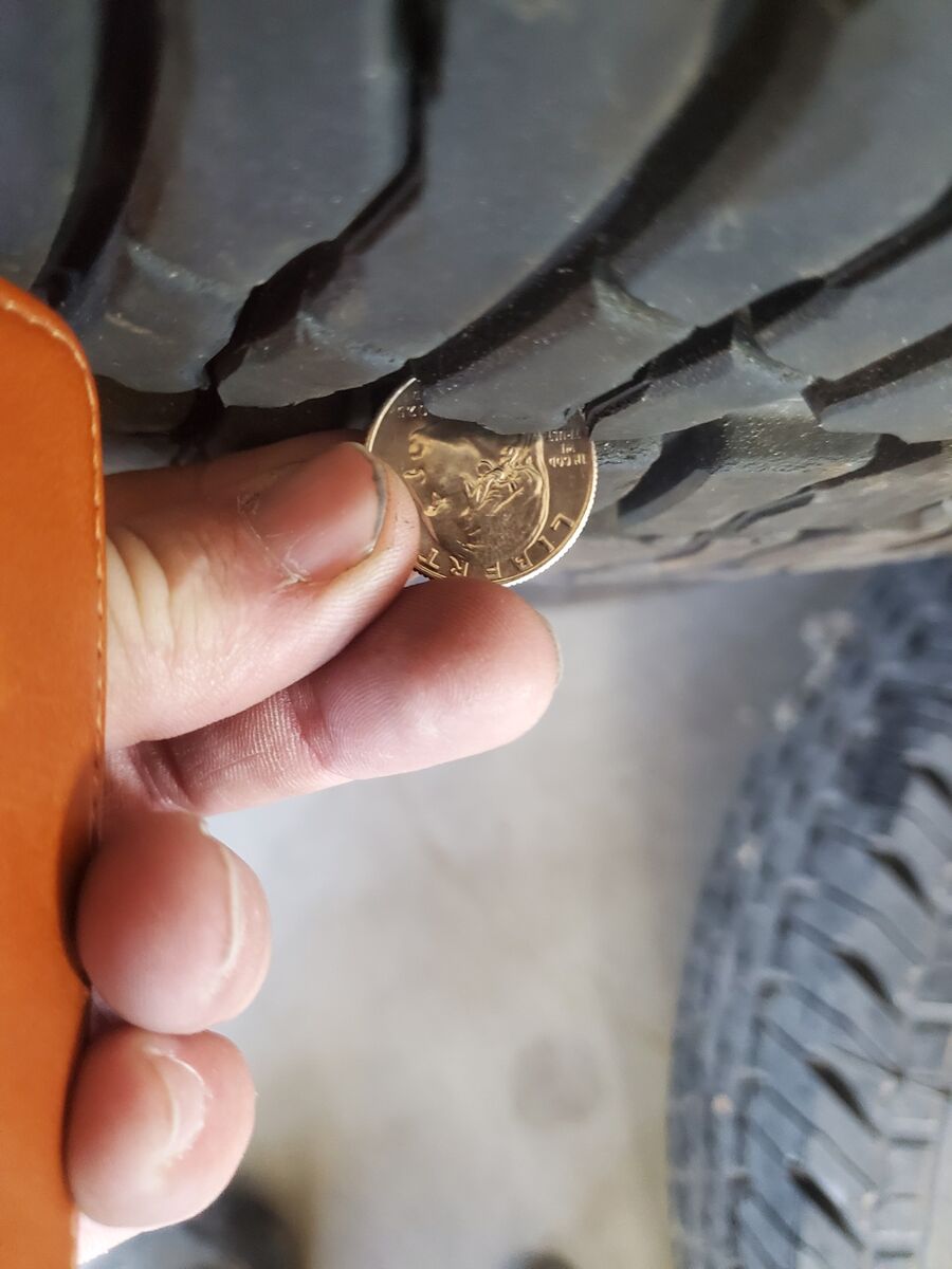 Ford Expedition F150 Alloy rims 265 70 R 17 Michelin load tires (7 tires total)