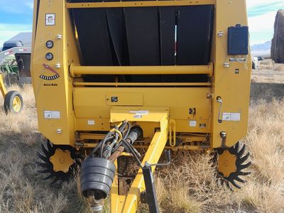 Vermeer 605 Round Hay Baler