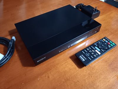 Sony BDP-S6700 4K Upscaling 3D Home Theater Streaming Blu-Ray DVD Player with Wi-Fi, Dolby Digital TrueHD/DTS, and upscaling, Re