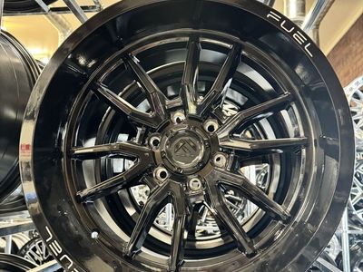 Fuel 20x10 Glossy Black lug pattern (6x139.7 / -18mm Offset. Brand new set of 4 wheels.