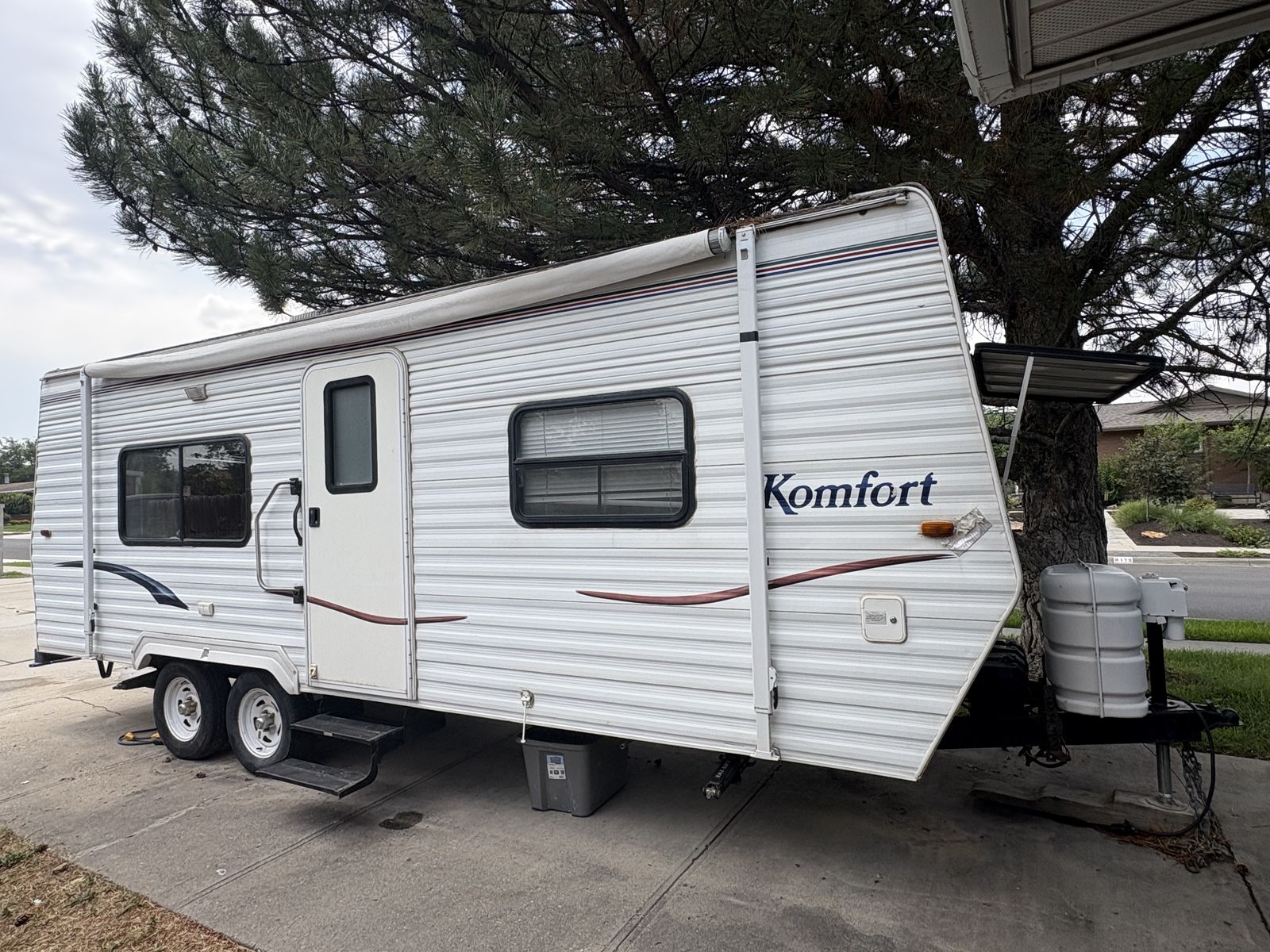 2002 Komfort Travel Trailer
