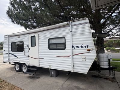 2002 Komfort Travel Trailer