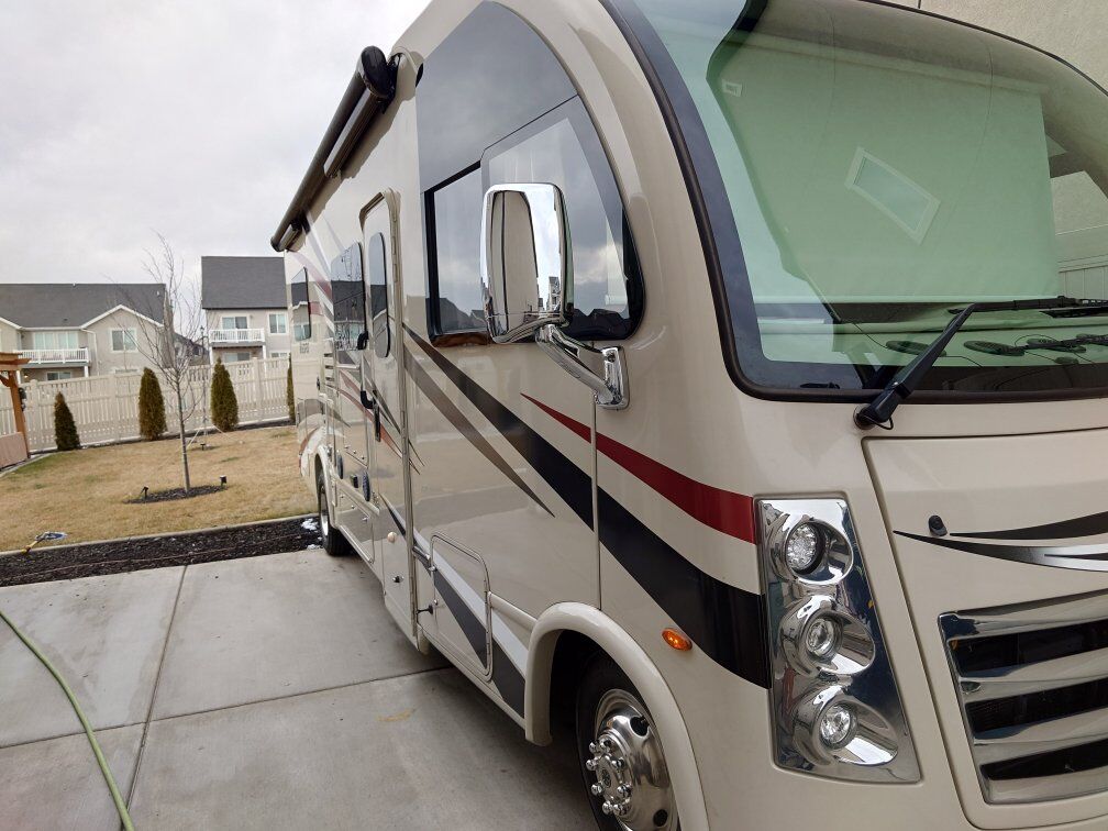 2017 Thor Motor Home Vegas 24.1