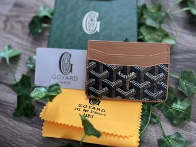 Goyard wallet.