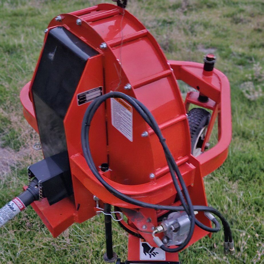 Kubota F2535D debris blower