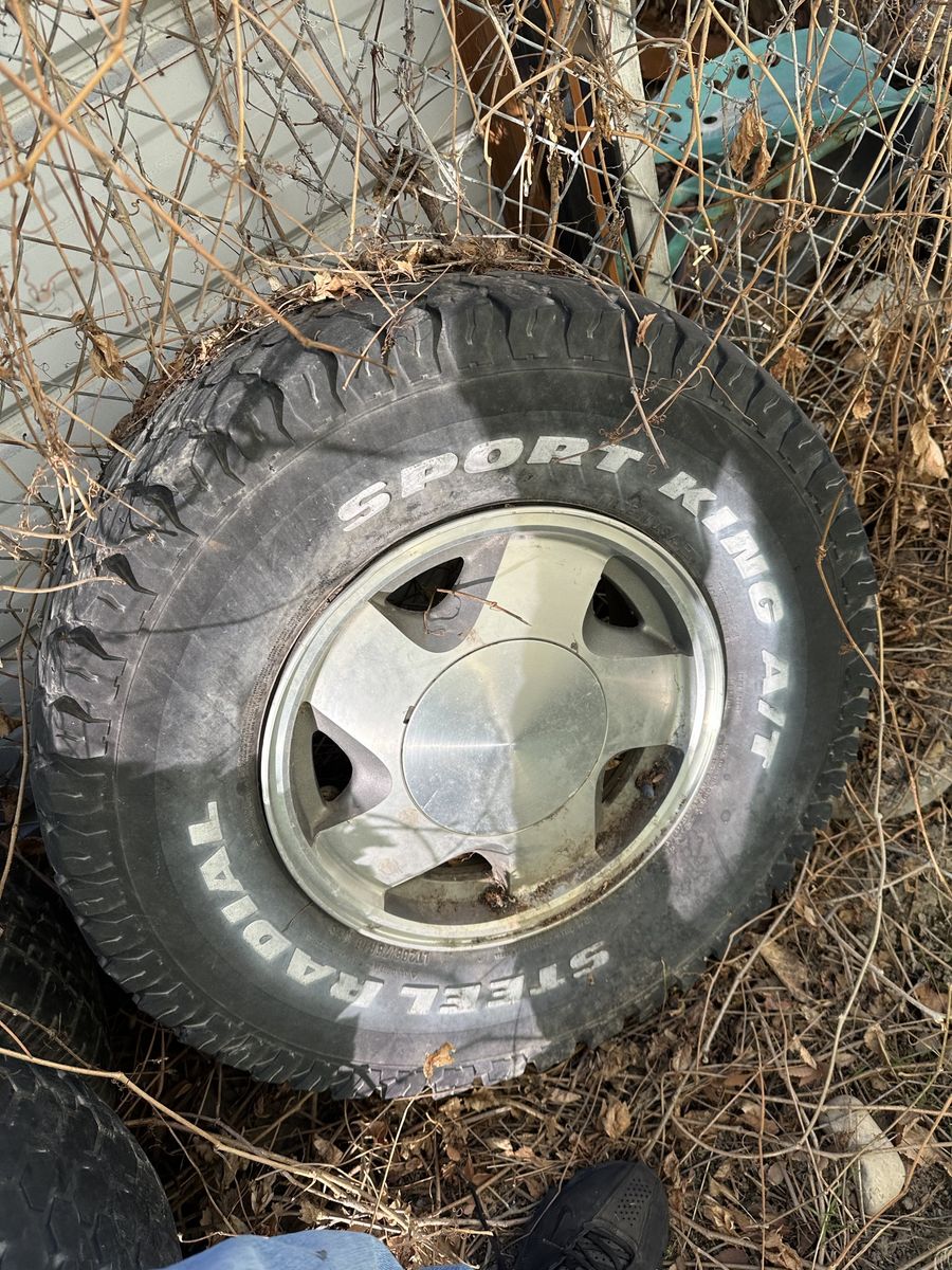 Stock k1500 wheels best offer takes them