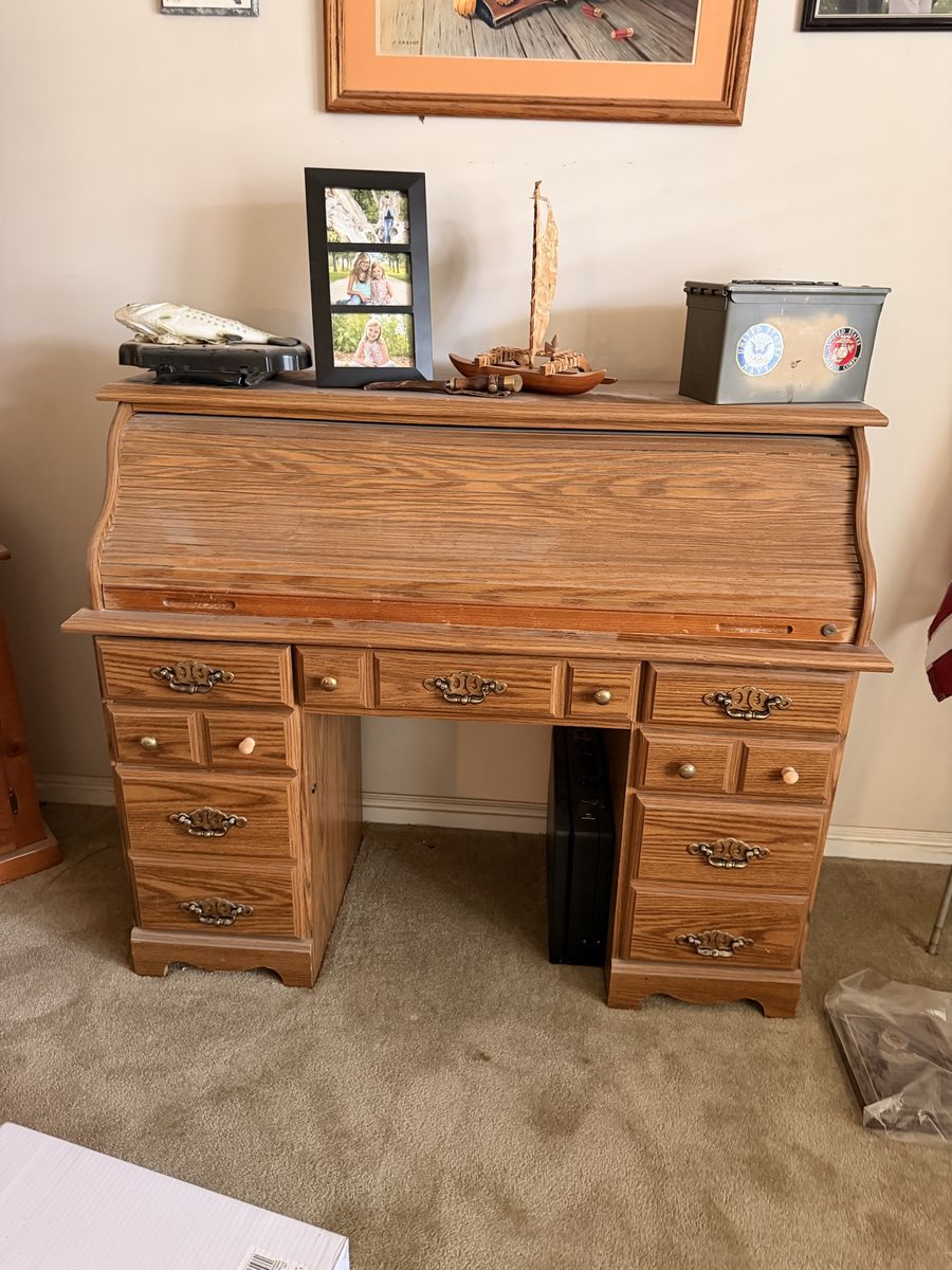 Vintage Oak Roll-Top Desk with Multiple Drawers and Classic Hardware